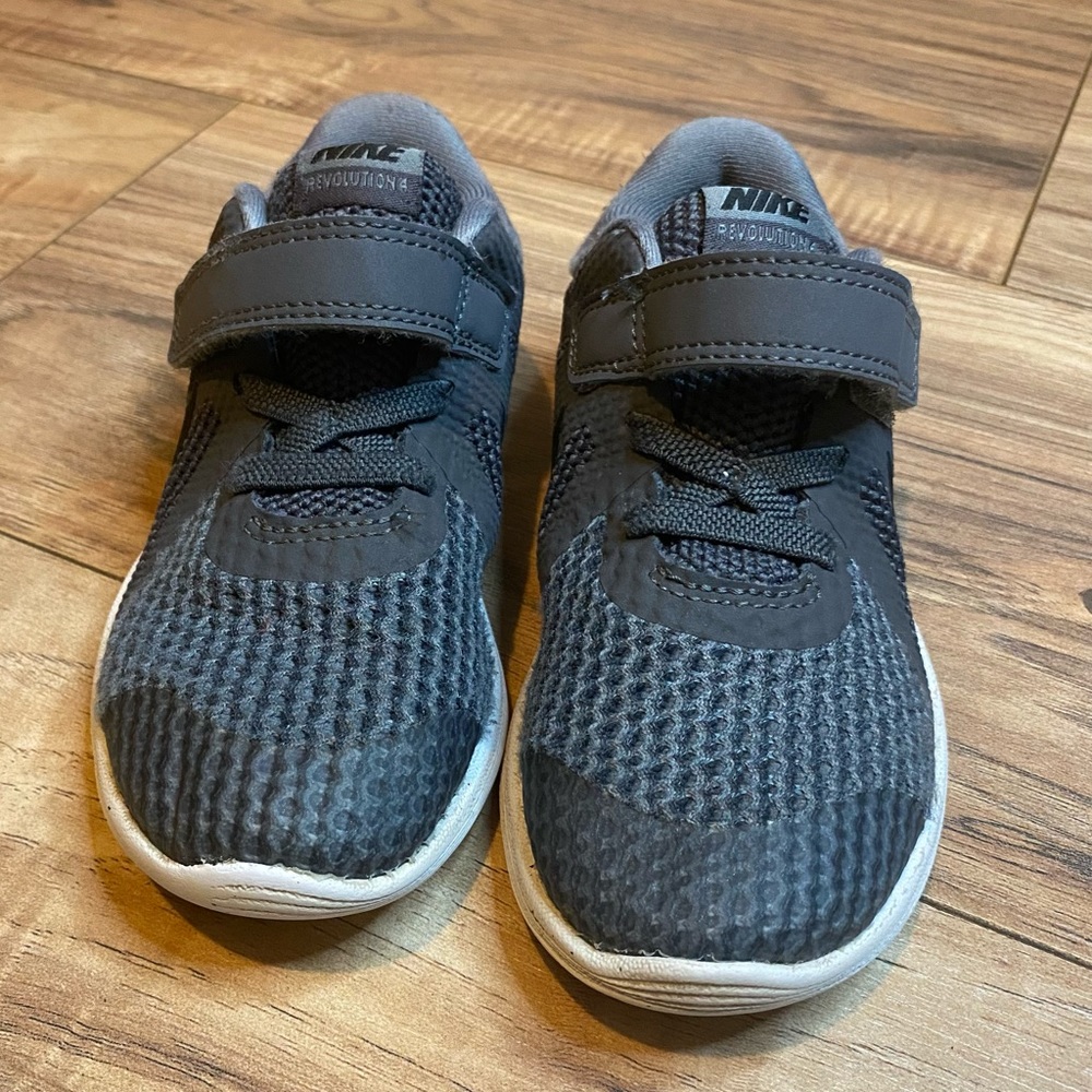 ❌sold❌Grey toddler Nike sneakers